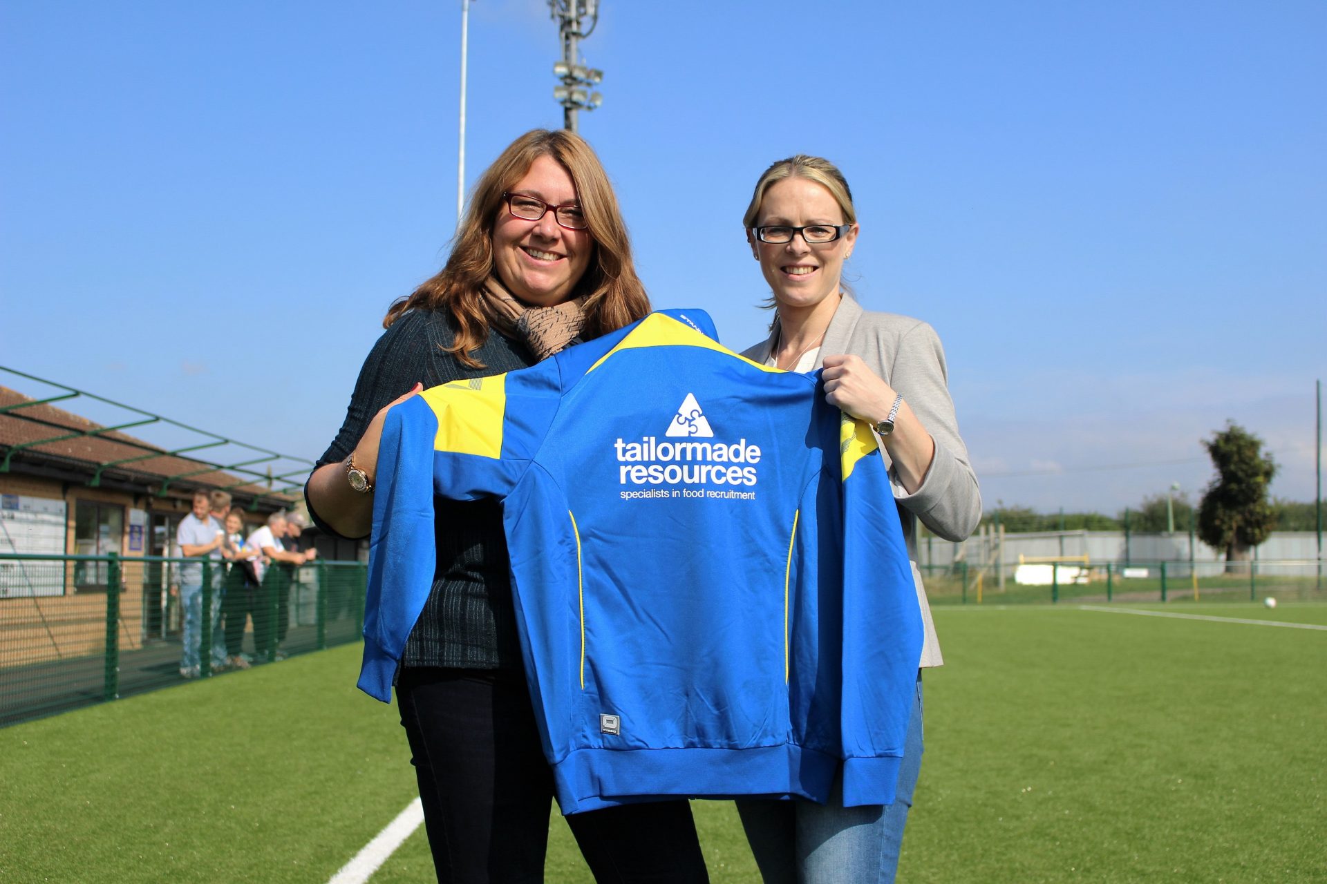 Tailor Made Resources sponsors Newmarket Ladies Football Club